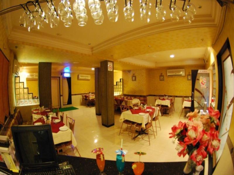 Oyo 17332 Hotel Nana'S ダマン エクステリア 写真