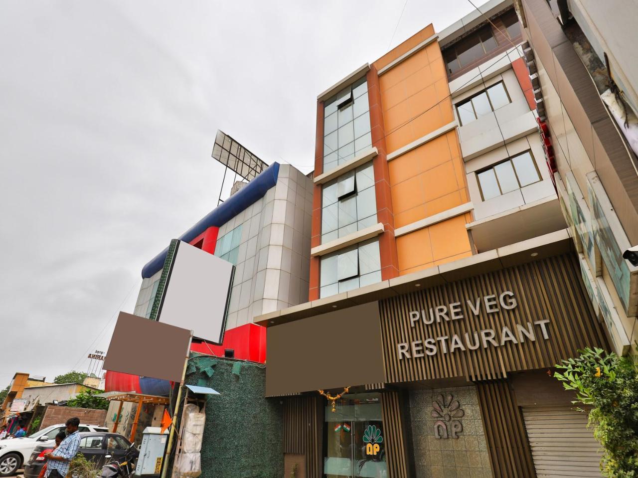 Oyo 17332 Hotel Nana'S ダマン エクステリア 写真