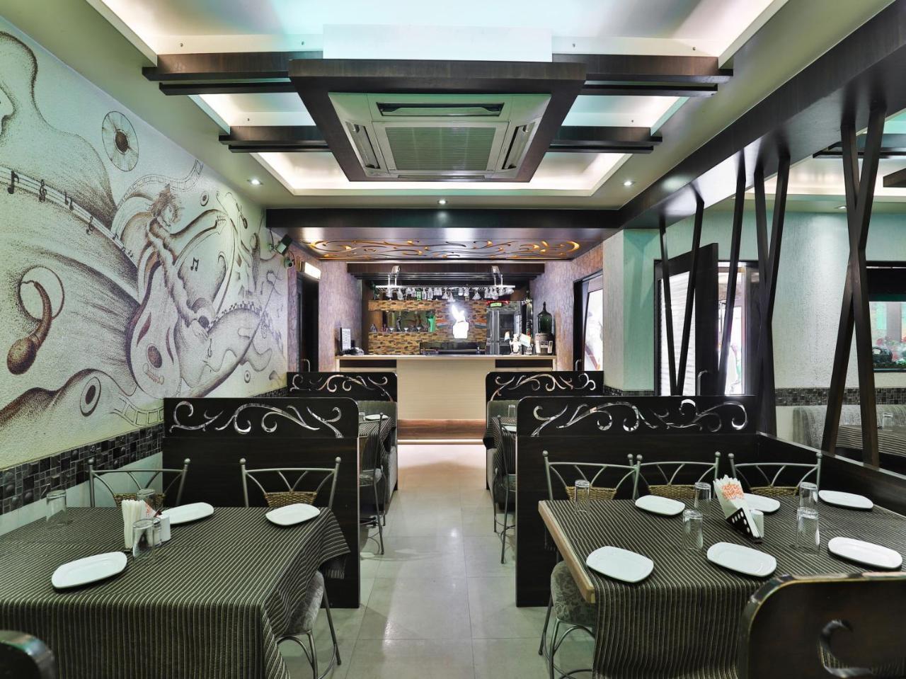 Oyo 17332 Hotel Nana'S ダマン エクステリア 写真